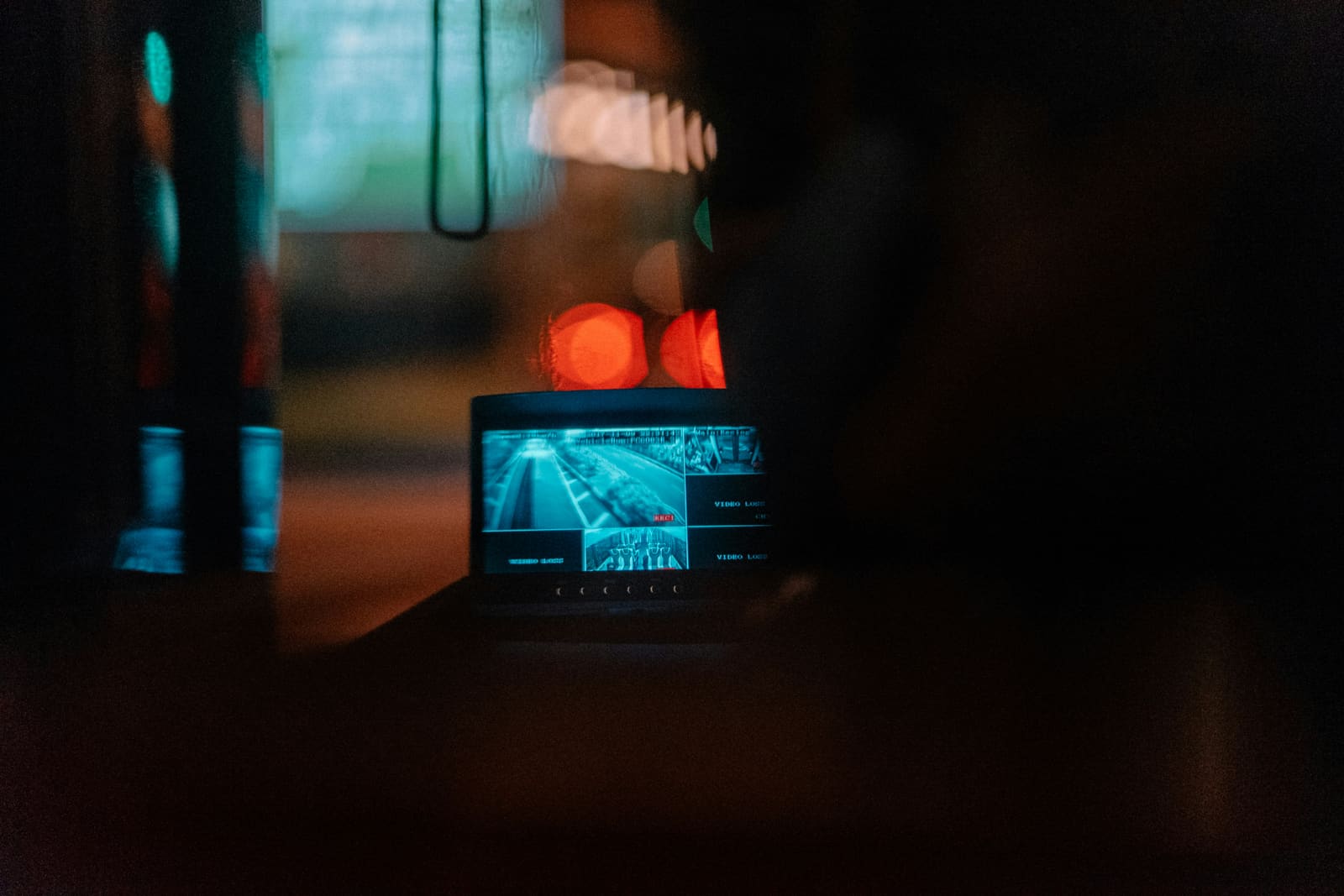 Monitoring and reporting screens